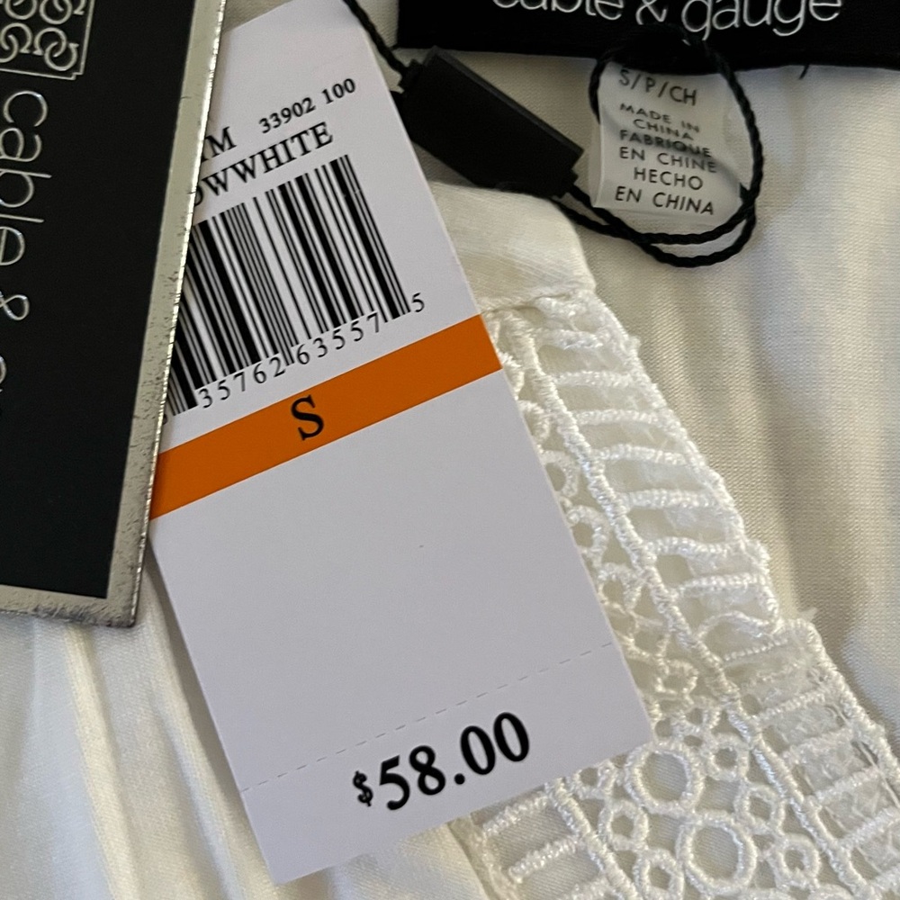 Cable & Guage Casual Top..NWT - Picture 2 of 4